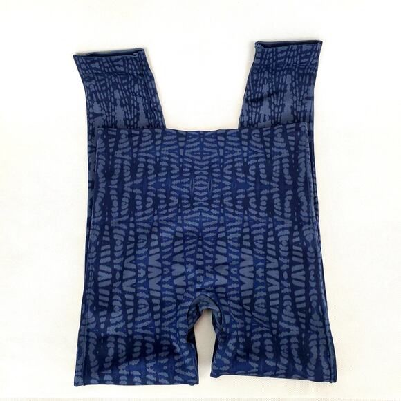 SPANX Look At Me Now Seamless Leggings Indigo Blue Athleisure Shaper Size SP - Picture 6 of 10